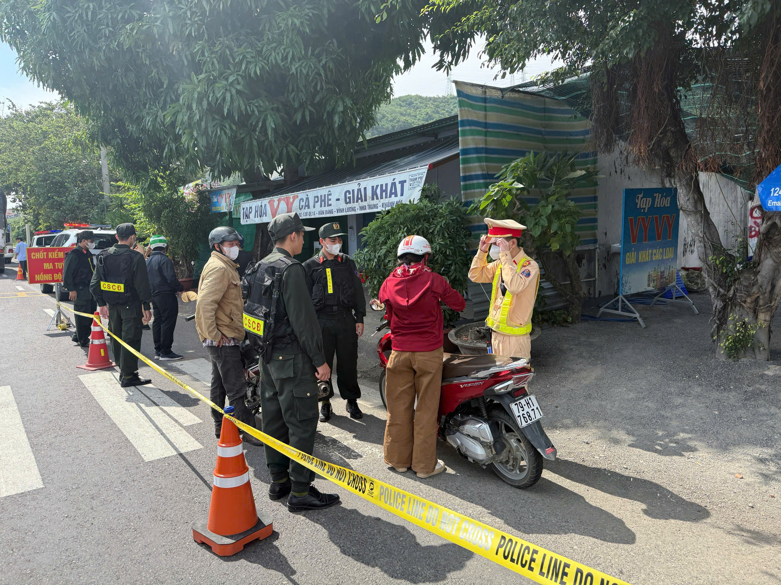 Khánh Hòa: Lập biên bản hơn 300 phương tiện, phạt hơn 800 triệu đồng sau 3 ngày triển khai Nghị định 168 của Chính phủ