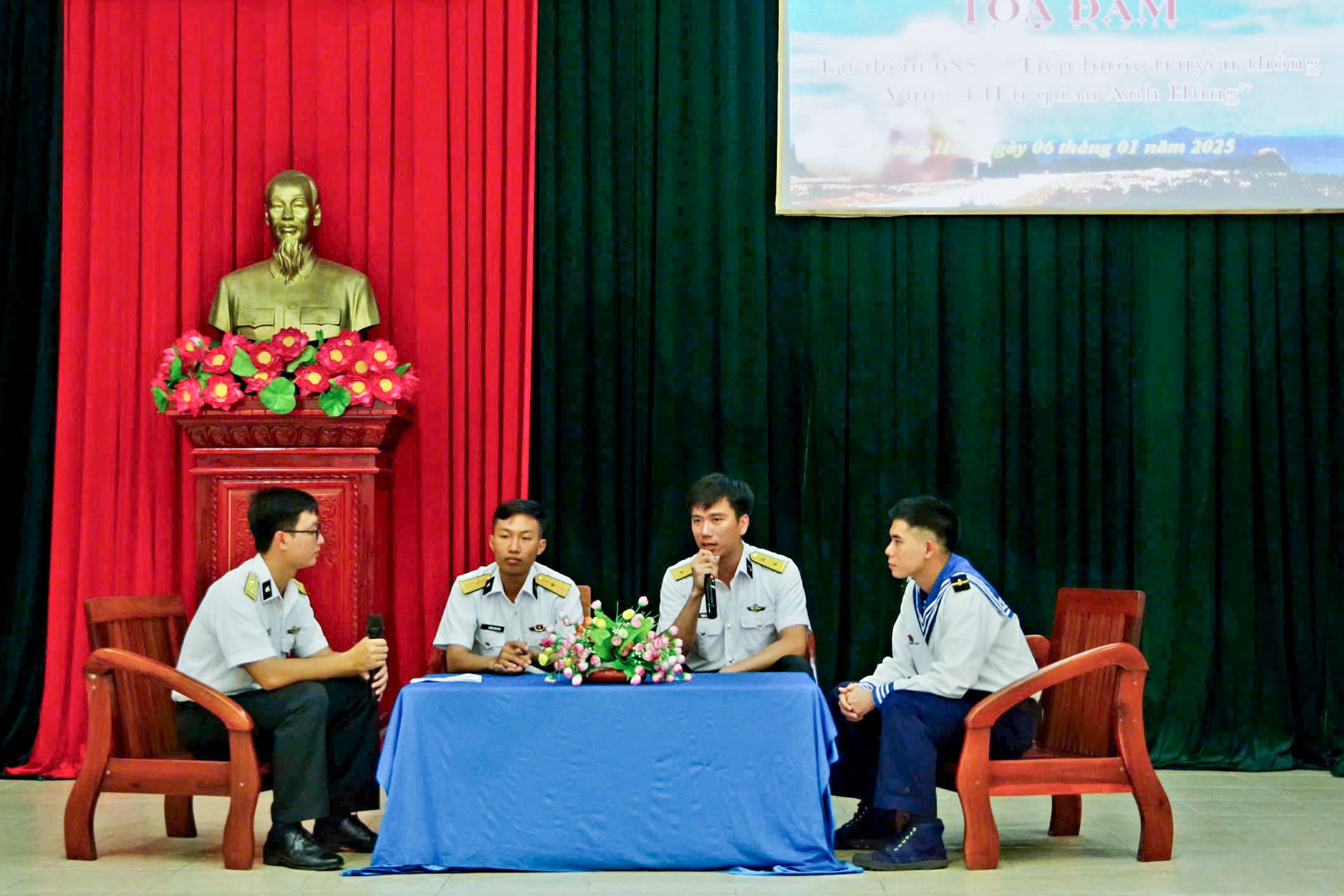 Tọa đàm Lữ đoàn 685 - Tiếp bước truyền thống Vùng 4 Hải quân anh hùng