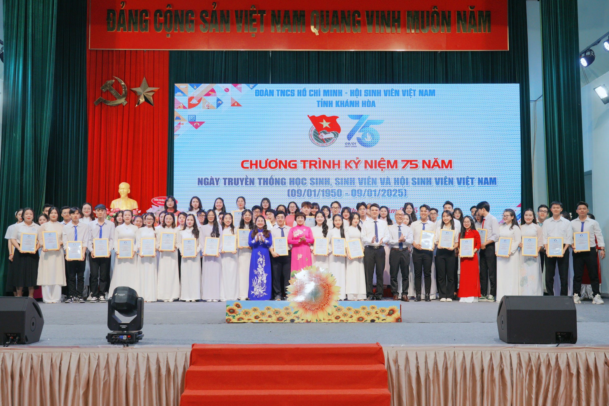 Tỉnh đoàn - Hội Sinh viên Việt Nam tỉnh Khánh Hòa: Tuyên dương các sinh viên tiêu biểu, Sinh viên 5 tốt cấp tỉnh