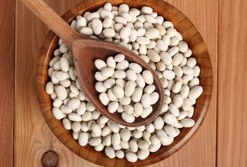 Đậu trắng có tác dụng kiện tỳ, bổ khí, lợi thủy, giúp tăng sức đề kháng trong mùa lạnh.