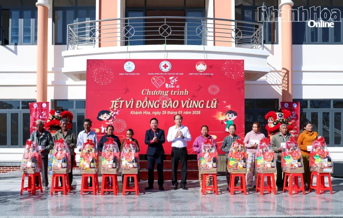 Chương trình “Tết Nhân ái” Xuân Bính Ngọ 2026 trao 1.000 suất quà cho người dân phường Ninh Hòa