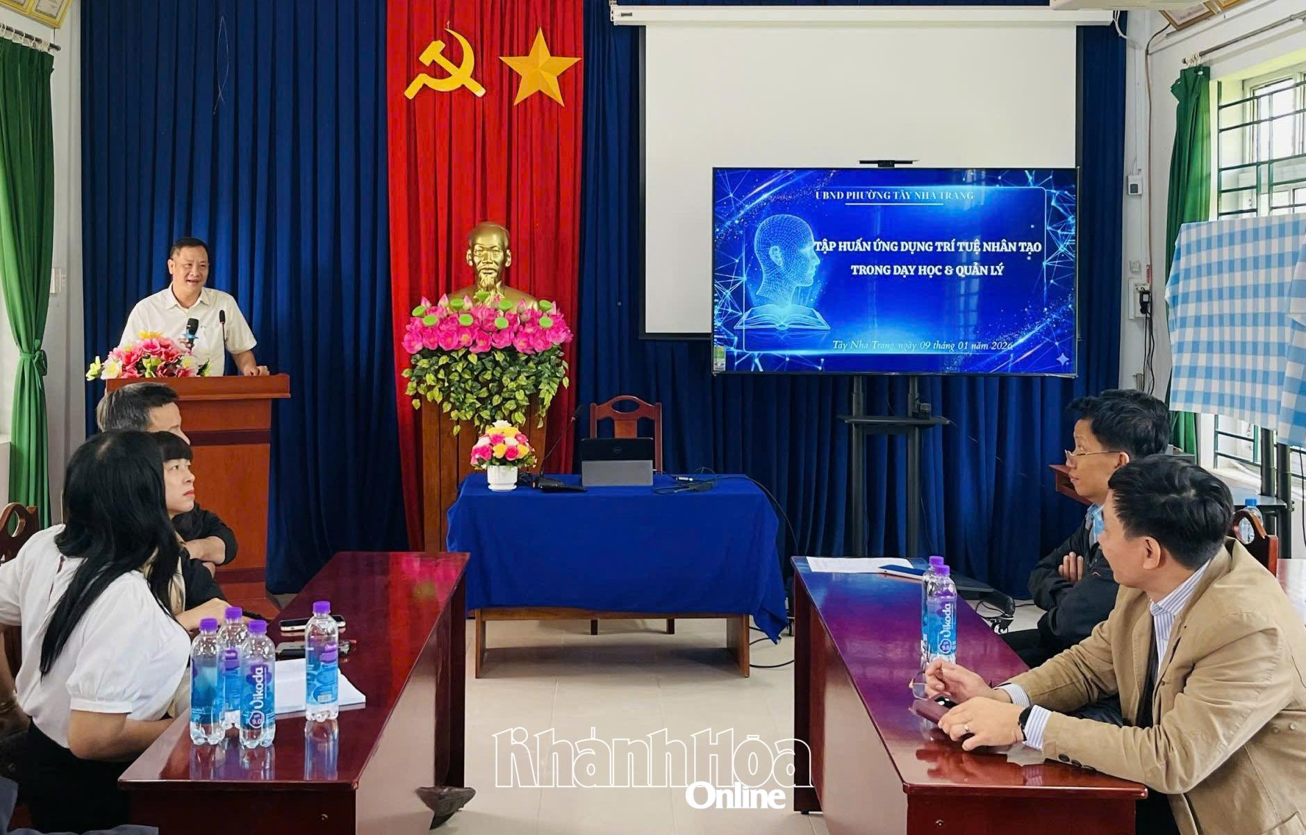 Quang cảnh buổi tập huấn. 