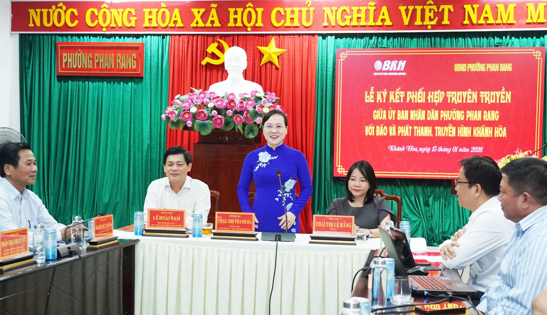 Bà Châu Thị Thanh Hà - Bí thư Đảng ủy, Chủ tịch HĐND phường Phan Rang phát biểu tại buổi lễ.