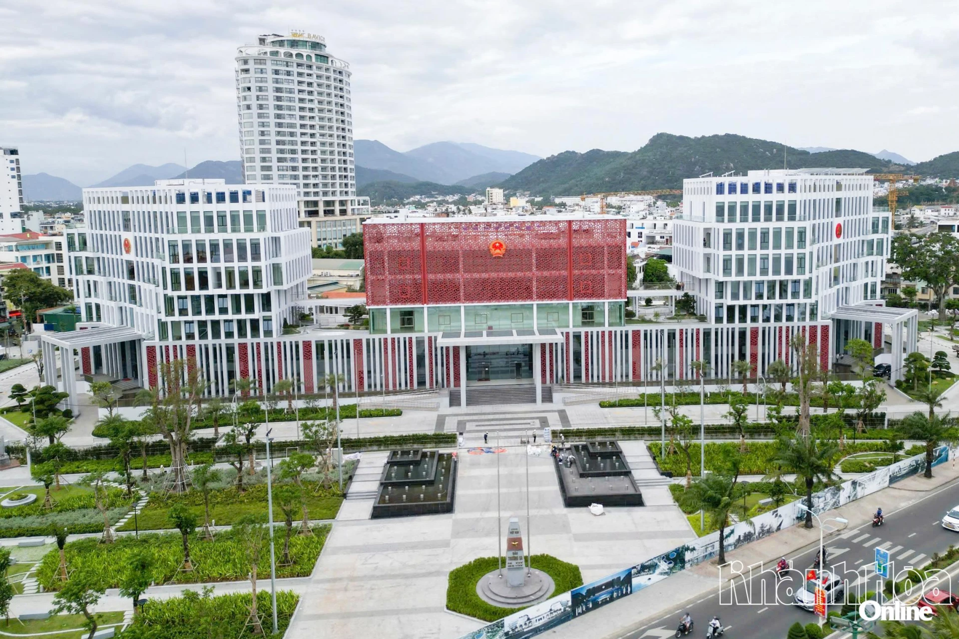 Headquarters of Khanh Hoa Provincial Party Committee, National Assembly Delegation, the Provincial People's Council and Provincial People's Committee officially inaugurated