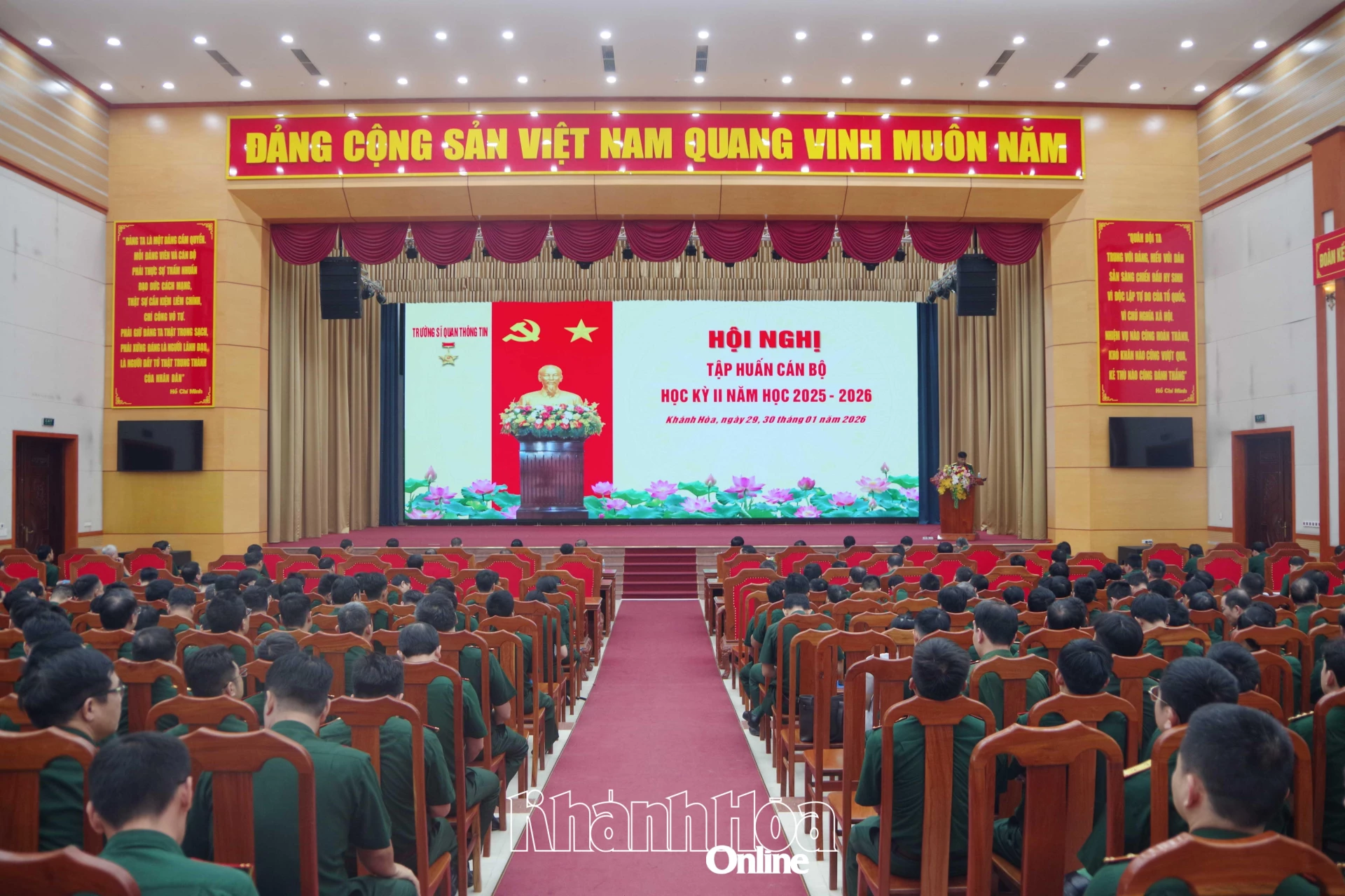 Quang cảnh tập huấn.
