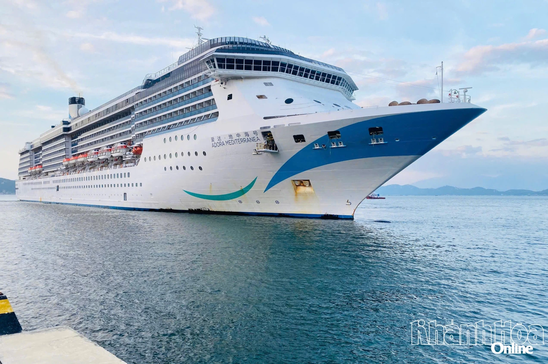 Andora Mediterranea cruise ship brings 2,250 travelers to Khanh Hoa