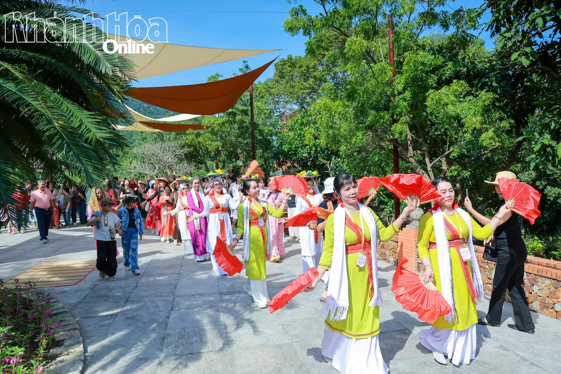 Cham cultural festival performed at 100 egg tourist attraction