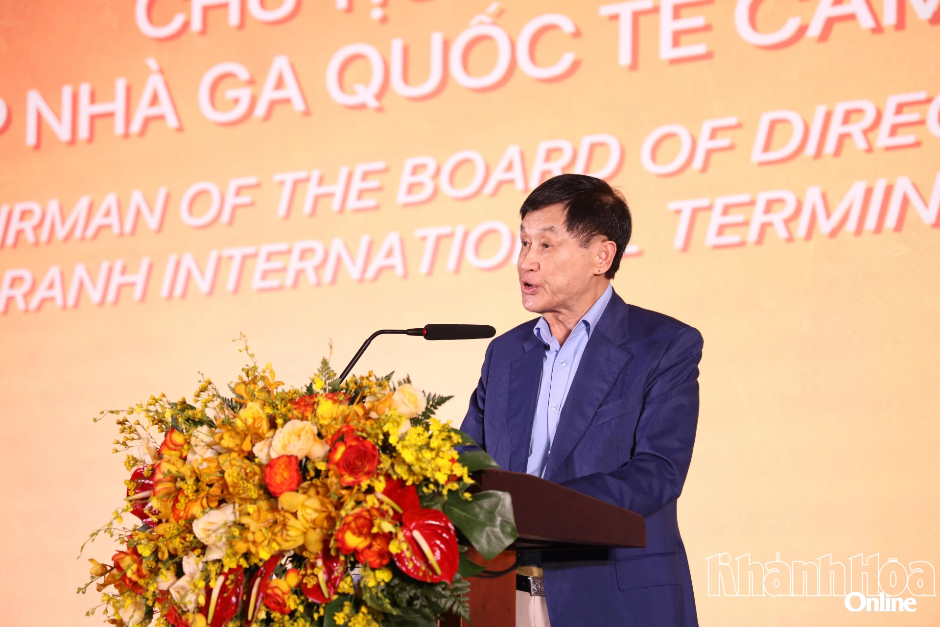 Ông Johnathan Hạnh Nguyễn phát biểu