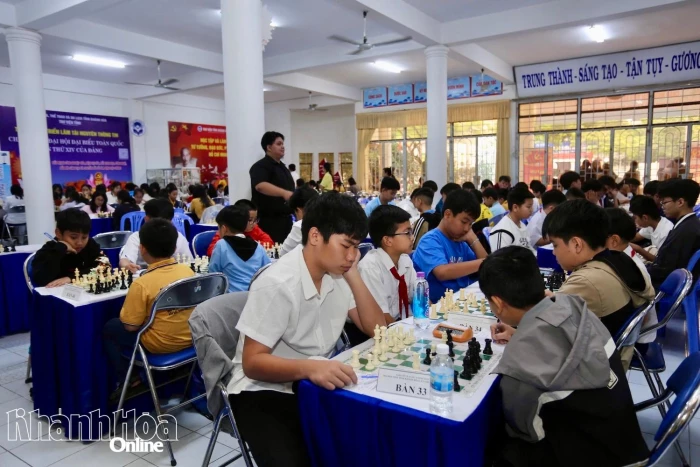 Over 300 players join Khanh Hoa’s age-group chess tournament