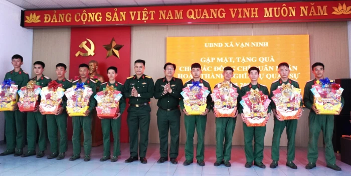 Các xã khu vực Vạn Ninh đón 230 quân nhân xuất ngũ trở về địa phương