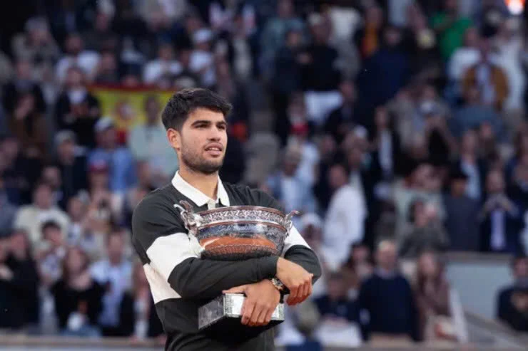 Alcaraz có màn ngược dòng kỳ vĩ tại Pháp