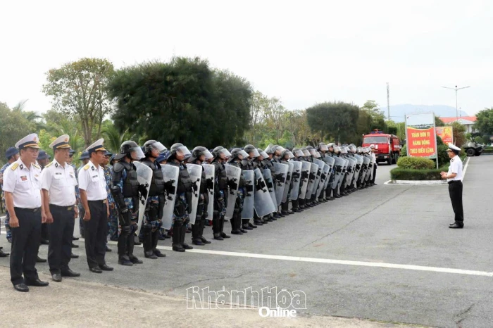 Vùng 4 Hải quân kiểm tra công tác sẵn sàng chiến đấu tại Lữ đoàn 101
