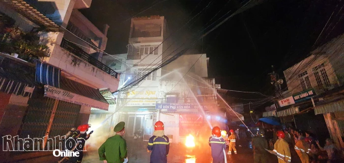 Gần 90 người tham gia thực tập phương án chữa cháy và cứu nạn, cứu hộ tại khu dân cư