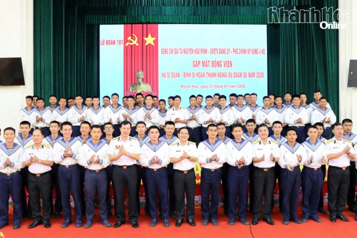 Lữ đoàn 101 gặp mặt, động viên hạ sĩ quan, chiến sĩ hoàn thành nghĩa vụ quân sự