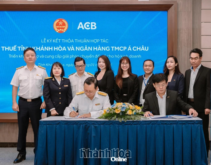 ACB và Thuế tỉnh Khánh Hòa ký kết hợp tác hỗ trợ hộ kinh doanh chuyển đổi số