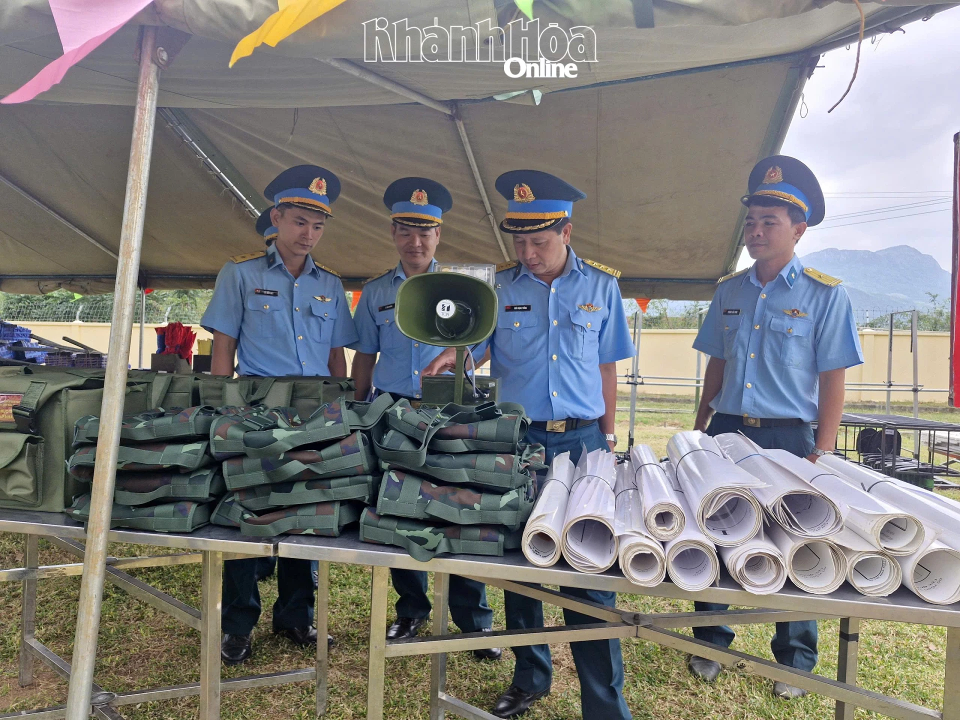 Đoàn công tác kiểm tra vật chất phục vụ công tác tiếp nhận, huấn luyện chiến sĩ mới năm 2026.