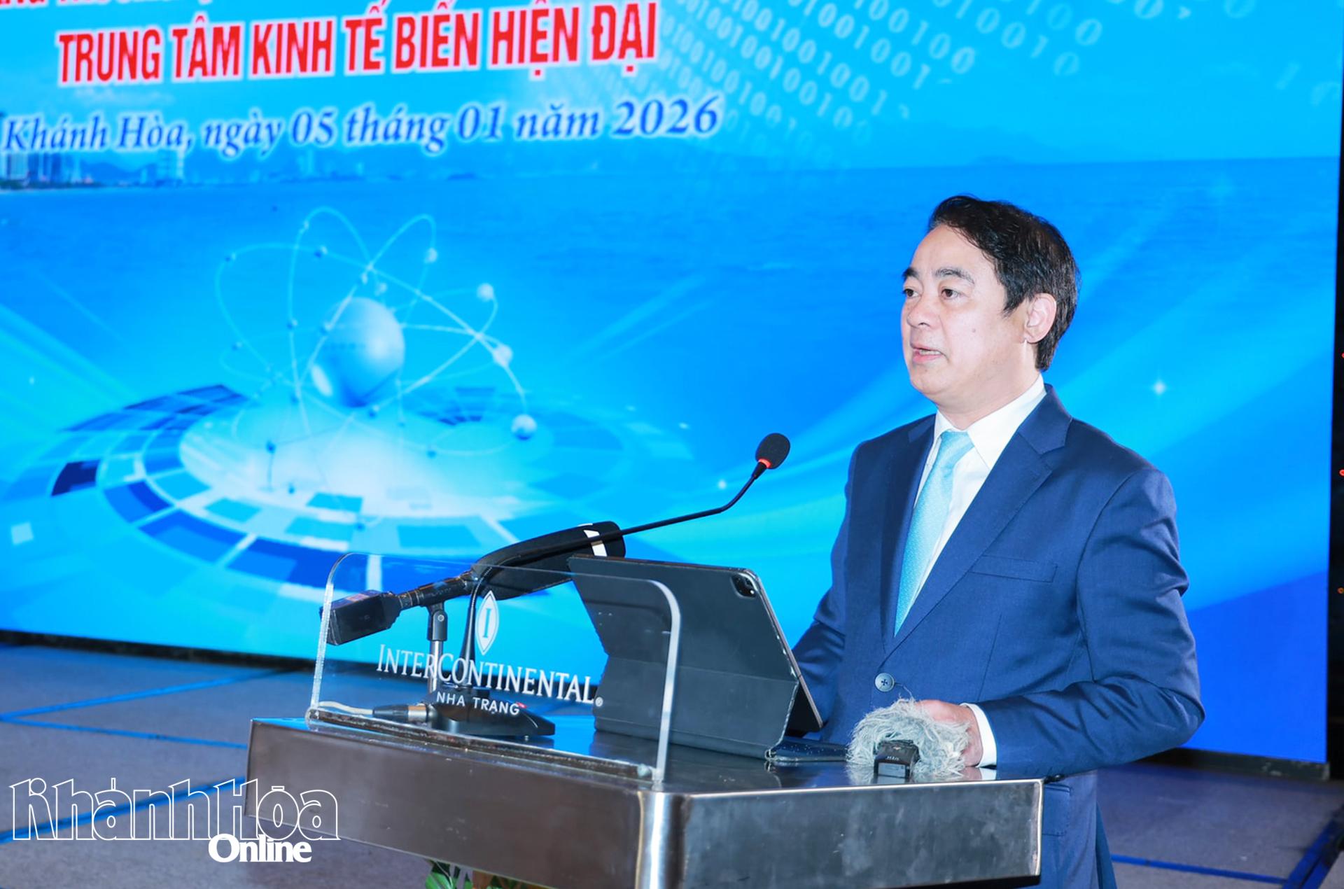 Đồng chí Nghiêm Xuân Thành - Ủy viên Trung ương Đảng, Bí thư Tỉnh ủy Khánh Hòa phát biểu chào mừng Hội thảo. Ảnh: Nhân Tâm