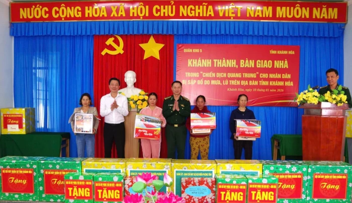 Bộ đội Biên phòng tỉnh Khánh Hòa bàn giao 4 căn nhà trong “Chiến dịch Quang Trung”