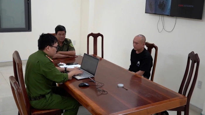 [Video] Công an Khánh Hòa bắt đối tượng truy nã đặc biệt