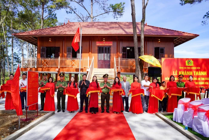 [Video] Khánh thành điểm sinh hoạt truyền thống Công an tỉnh Khánh Hòa tại xã Đông Khánh Sơn