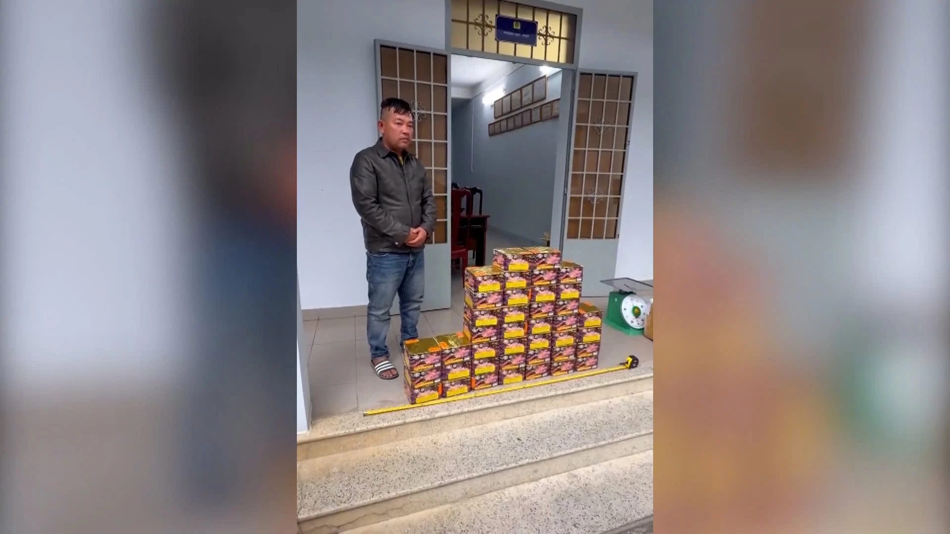 Câu chuyện pháp luật: Cảnh báo mua bán, vận chuyển pháo nổ - Báo Khánh Hòa