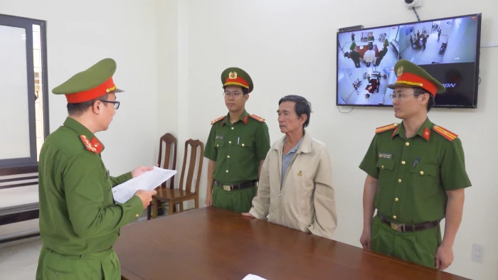 [Video] Khởi tố đối tượng buôn bán hàng nghìn bao thuốc lá không có nguồn gốc