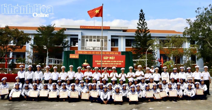 Lữ đoàn 957 gặp mặt, tuyên dương hạ sĩ quan, binh sĩ hoàn thành nghĩa vụ quân sự