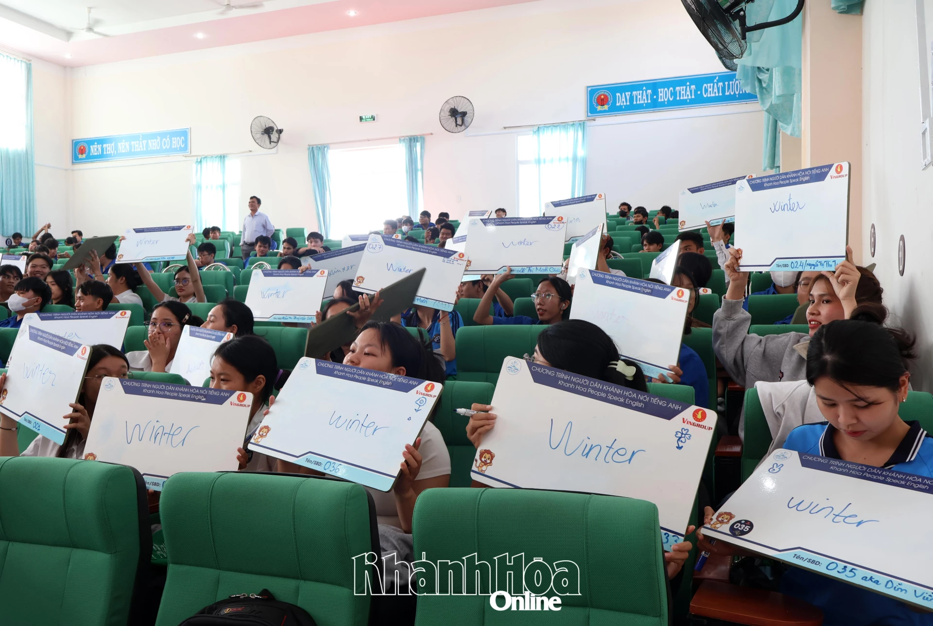 Các thí sinh tham gia cuộc thi.