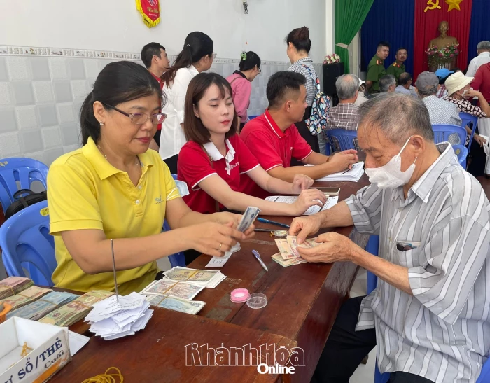 Chi trả lương hưu, trợ cấp bảo hiểm xã hội tháng 3 vào kỳ chi trả tháng 2
