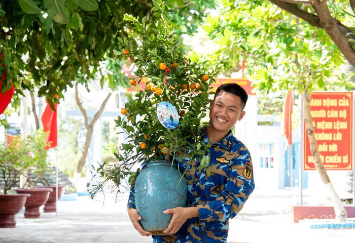 Chở mùa xuân ra đảo