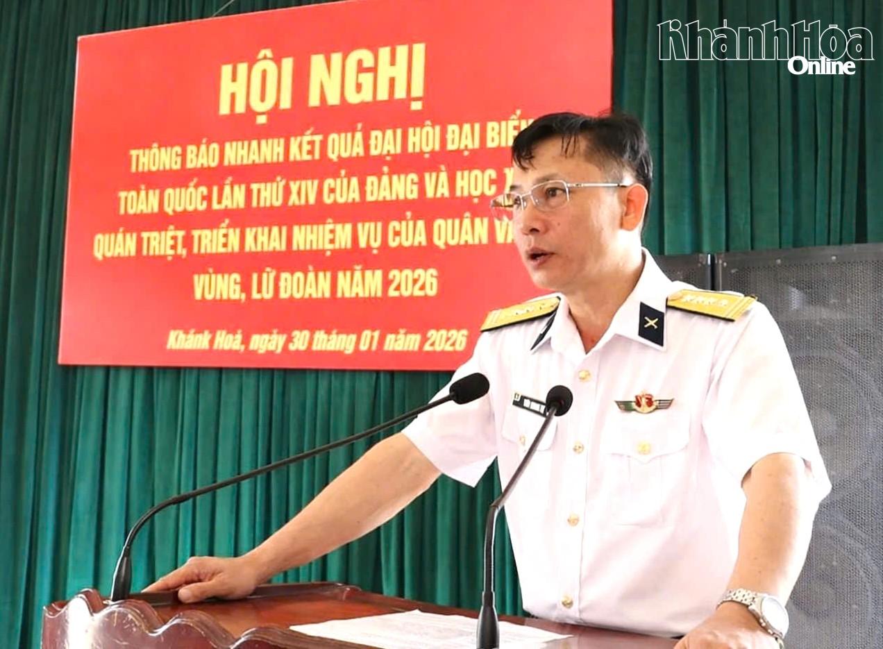 Đại tá Tiên Quang Sự phát biểu tại hội nghị