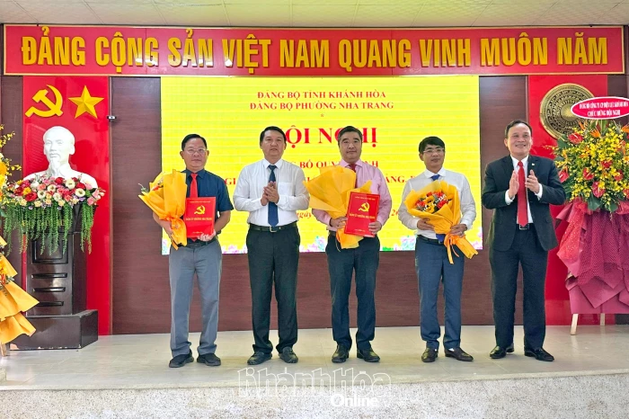 Đảng bộ phường Nha Trang tiếp nhận thêm 13 tổ chức cơ sở đảng