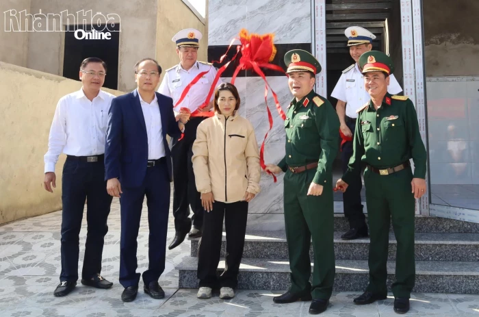 Bàn giao 64 căn nhà trong "Chiến dịch Quang Trung"