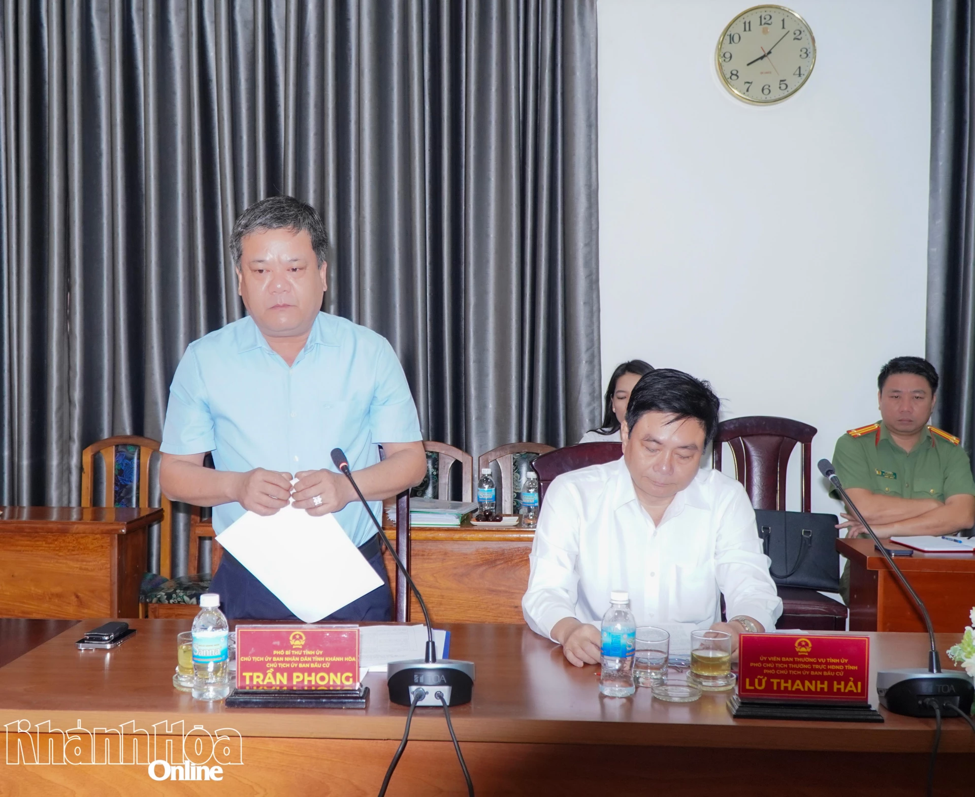 Đồng chi Trần Phong phát biểu tại buổi làm việc