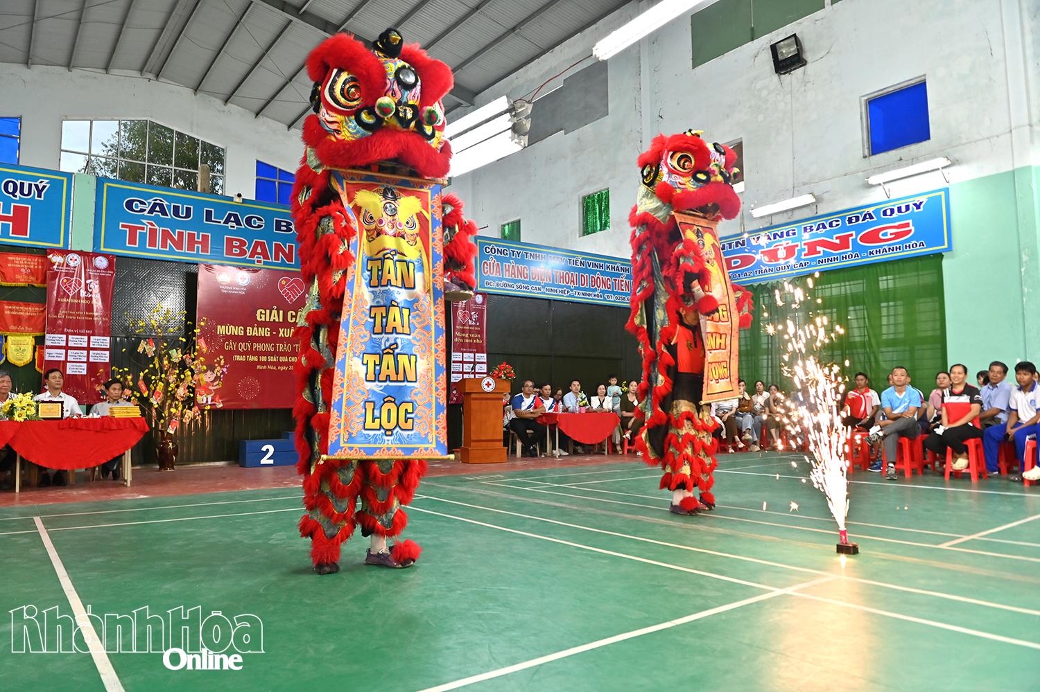 Quang cảnh lễ khai mạc.