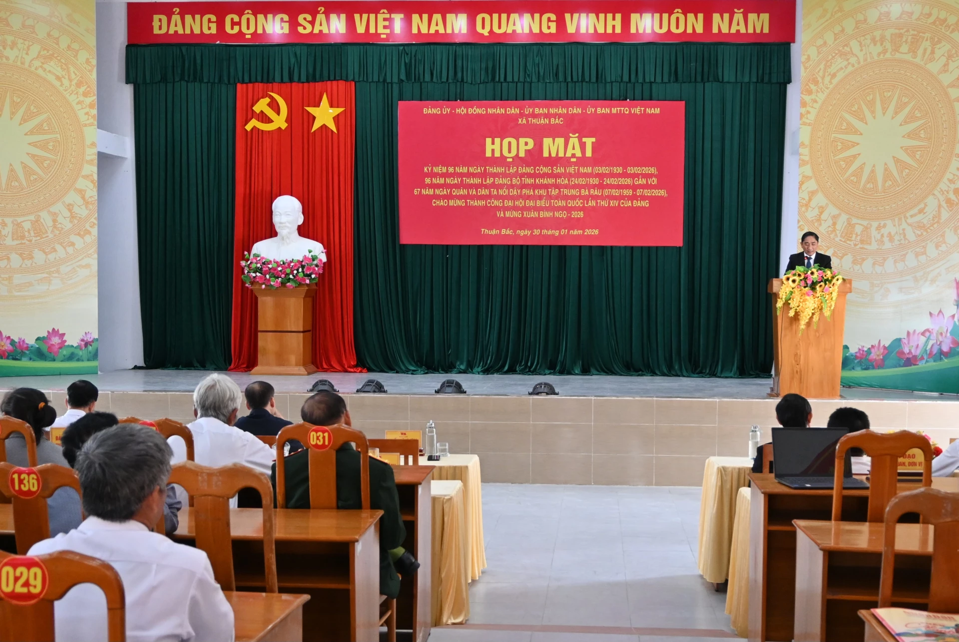 Quang cảnh buổi họp mặt.
