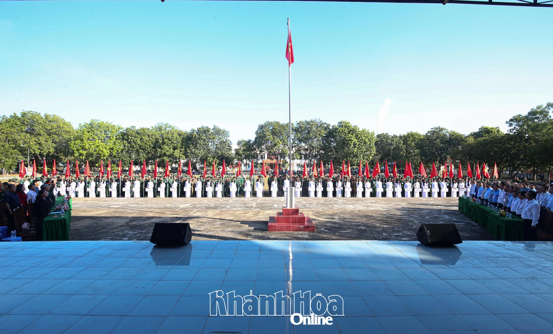 Quang cảnh lễ khai mạc hội thao.