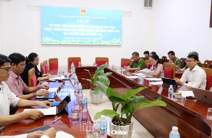 Họp Tổ giúp việc Nghị quyết số 57 của Bộ Chính trị