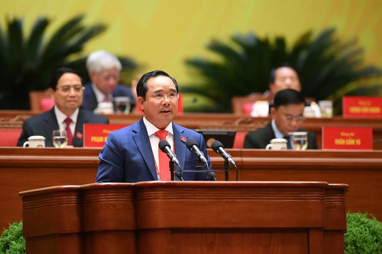 Chủ tịch Ủy ban nhân dân Thành phố Hồ Chí Minh Nguyễn Văn Được tham luận tại Đại hội.