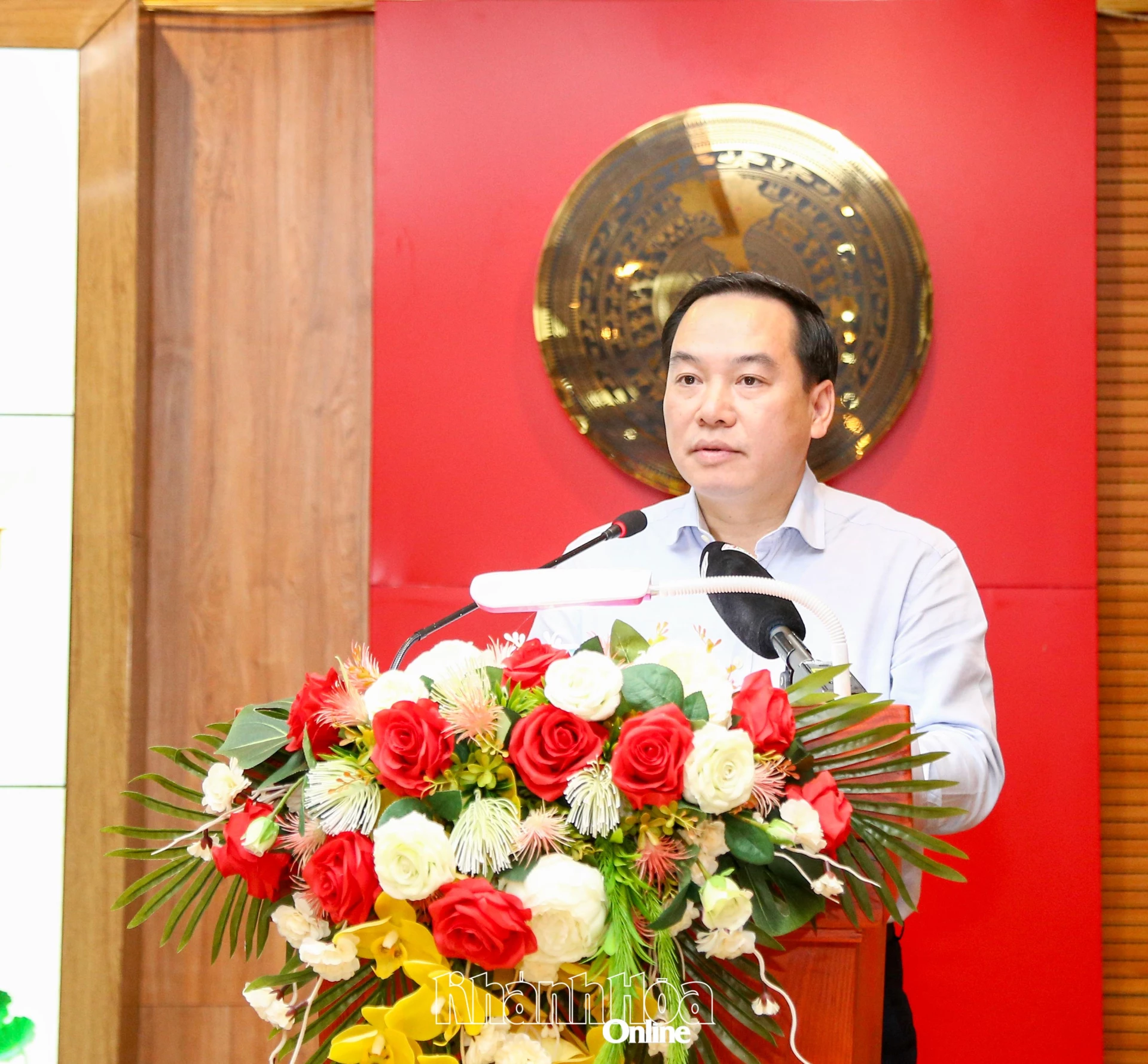 Đồng chí Hồ Xuân Trường đại diện cho những người được giới thiệu ứng cử đại biểu HĐND tỉnh nhiệm kỳ 2026 - 2031 phát biểu tại hội nghị.