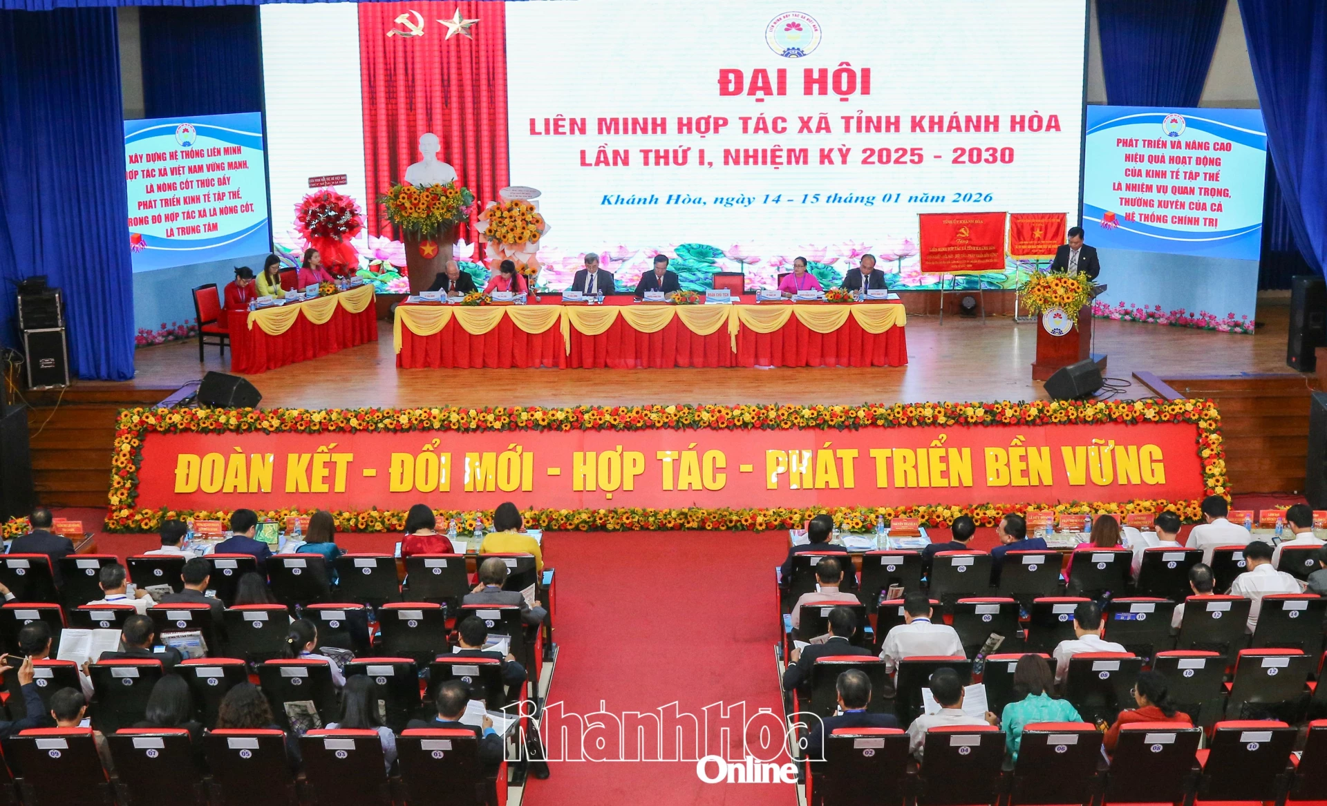 Quang cảnh tại đại hội