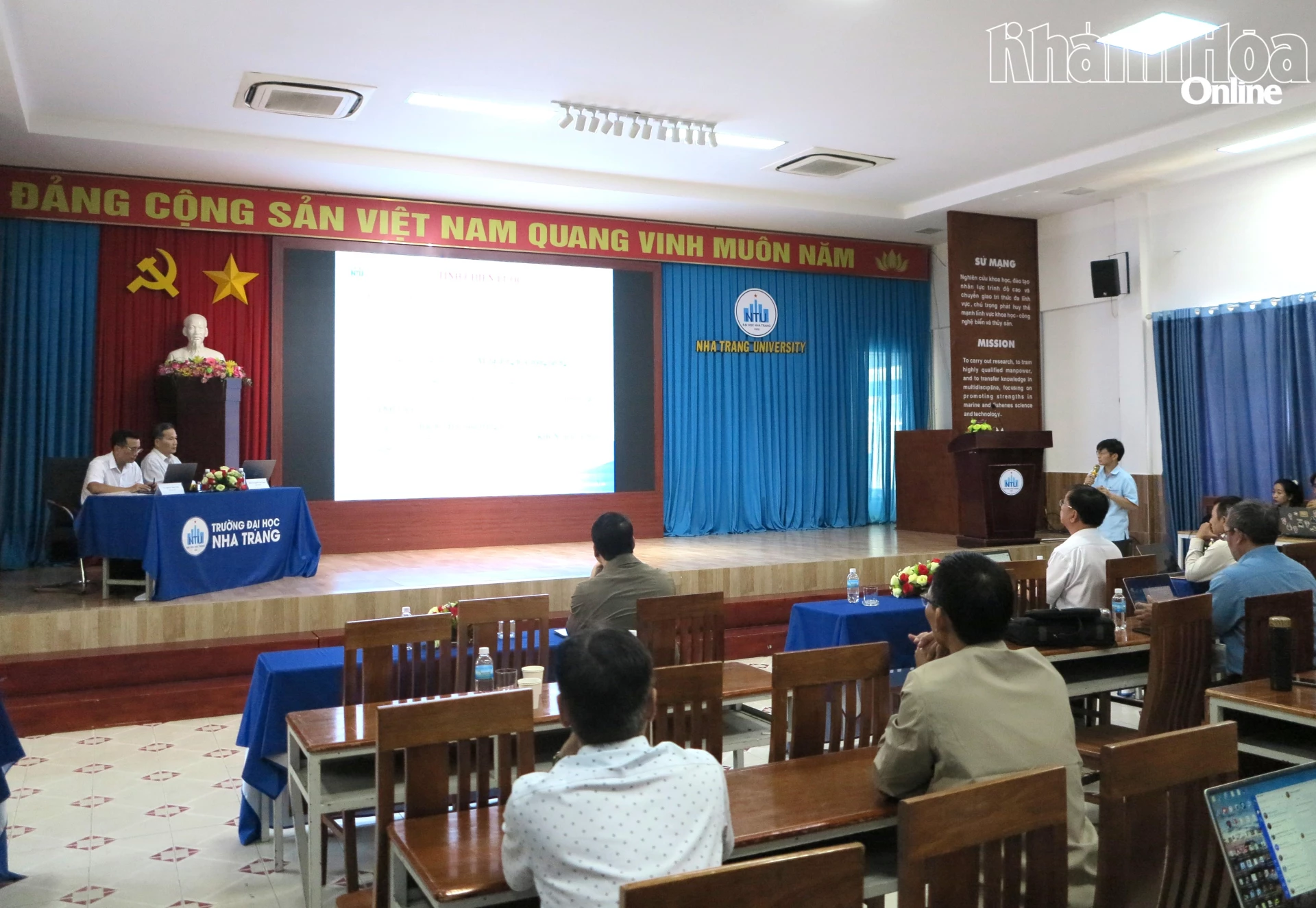 Quang cảnh hội nghị. 