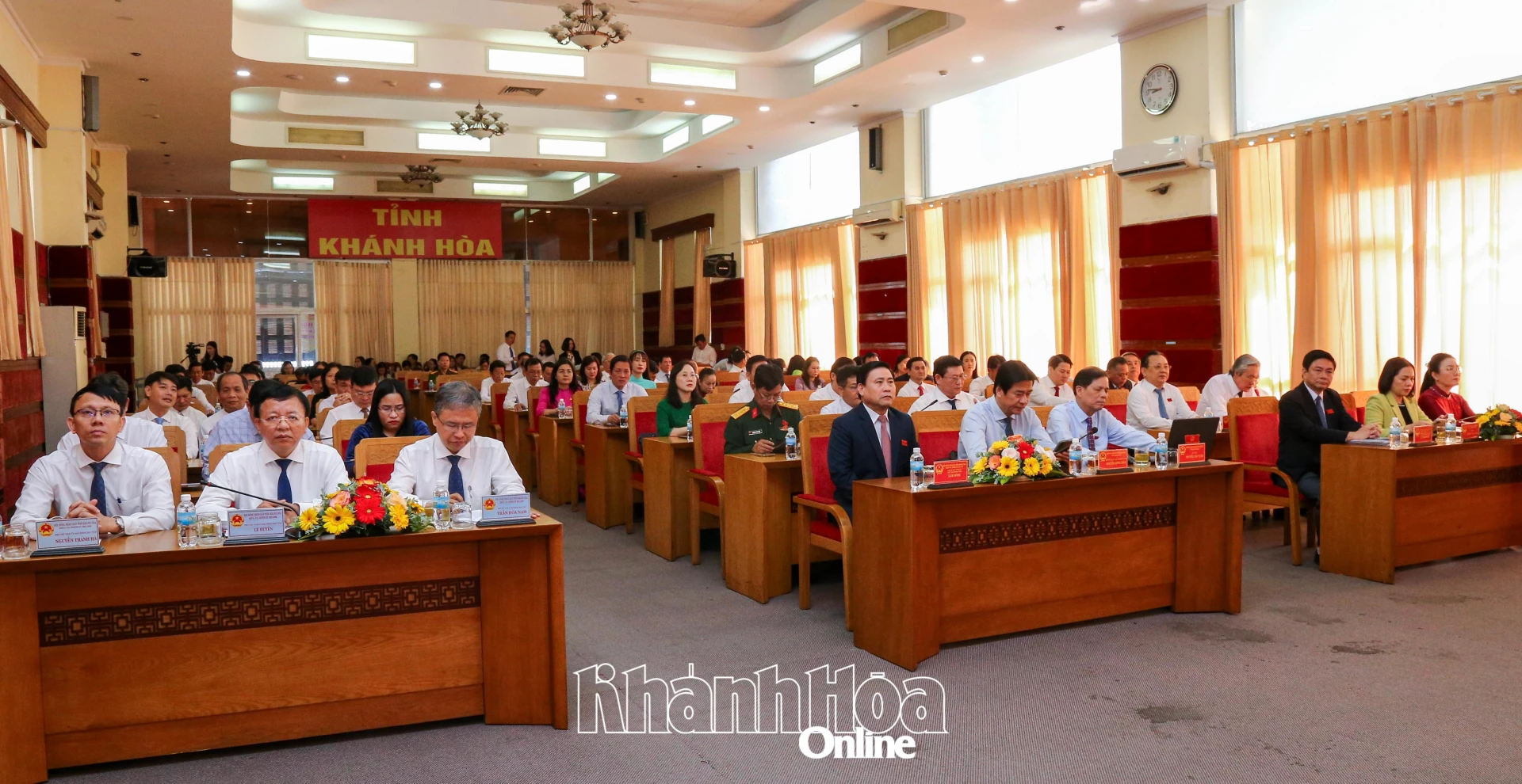 Các đại biểu tham dự kỳ họp