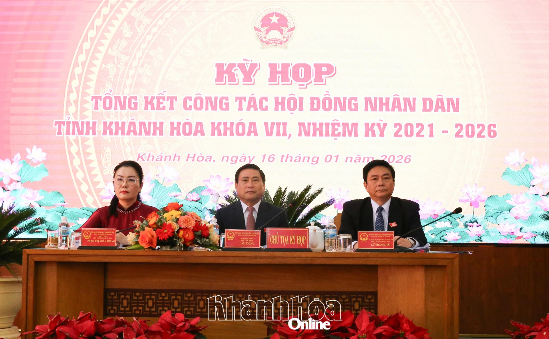 Chủ tọa điều hành kỳ họp