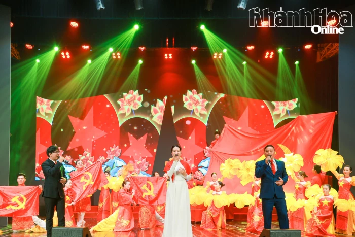 Diễn báo cáo các tiết mục, chương trình nghệ thuật mừng Đảng - mừng xuân