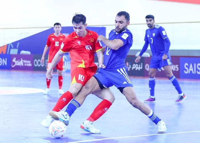 Tuyển futsal Việt Nam ngược dòng thắng Kuwait trận ra quân