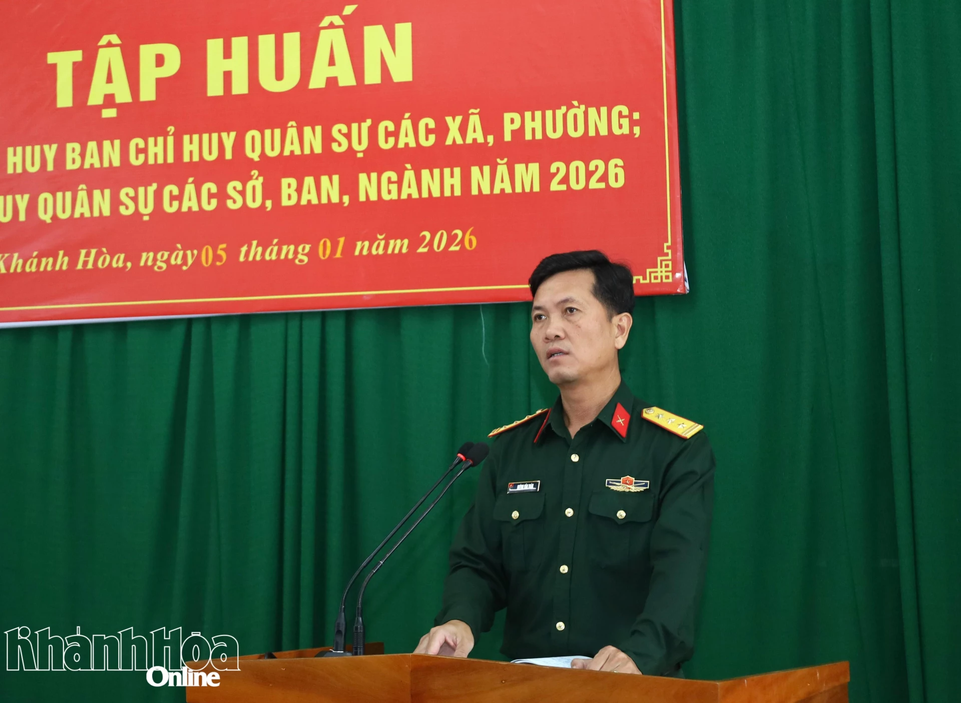 Thượng tá Huỳnh Văn Toàn phát biểu khai mạc lớp tập huấn.