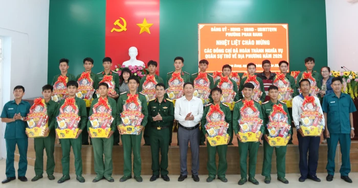 Phường Phan Rang gặp mặt 70 quân nhân hoàn thành nghĩa vụ quân sự trở về địa phương 
