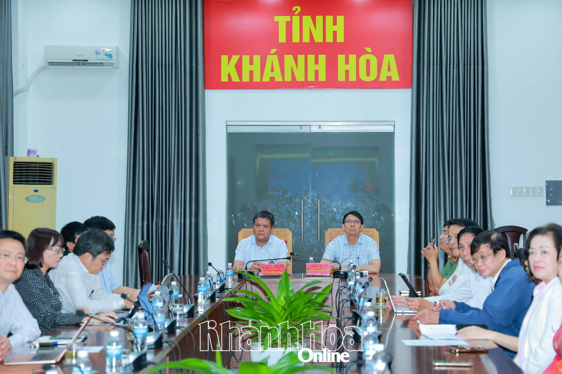 Quang cảnh tham dự hội nghị tại điểm cầu tỉnh Khánh Hòa.