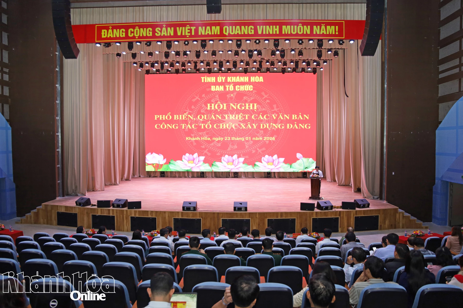 Quang cảnh hội nghị.